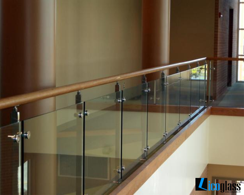 Lan can kính cường lực 10ly