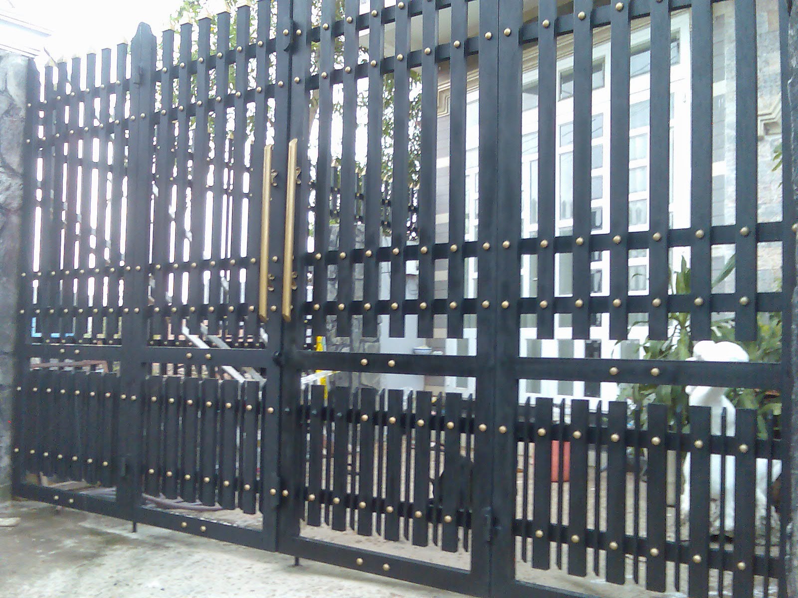 Cửa sắt
